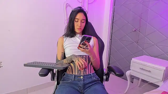 MeganPresleyy online show from 05-18-26, 06:08