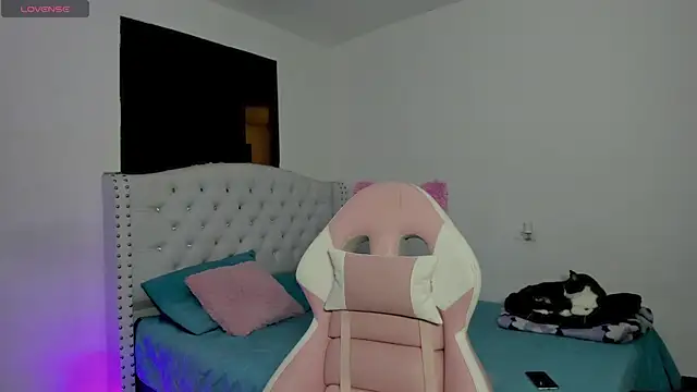 Alana ponsee online show from 12-14-25, 04:07