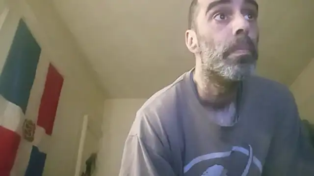 Snapshot of BaByArM81 chatting on 06-18-26, 12:33 BaByArM81 online show from 06-18-26, 12:33