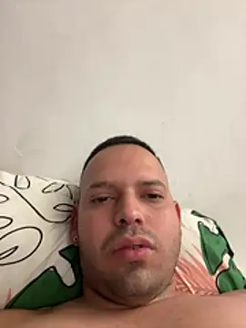 Snapshot of Ynt123 chatting on 07-11-26, 03:42 Ynt123 online show from 07-11-26, 03:42