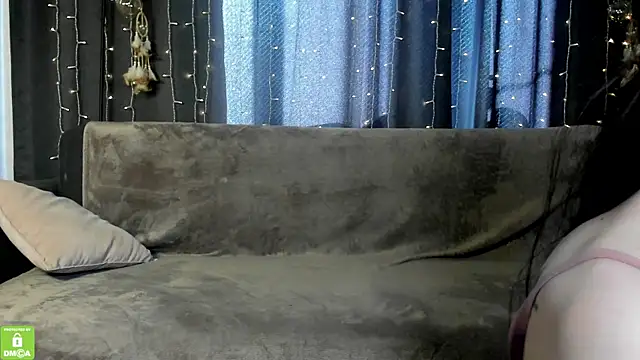 Snapshot of Amelia_skyy chatting on 06-12-26, 01:15 Amelia skyy online show from 06-12-26, 01:15