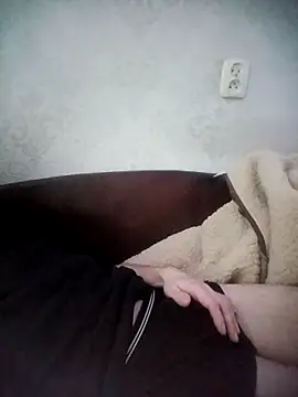 Snapshot of Lukas2204 chatting on 02-10-26, 02:32 Lukas2204 online show from 02-10-26, 02:32