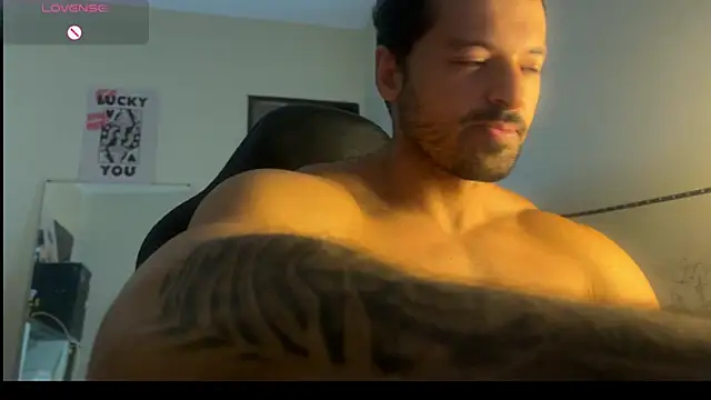 Snapshot of Lucasfit24 chatting on 03-04-26, 02:12 Lucasfit24 online show from 03-04-26, 02:12