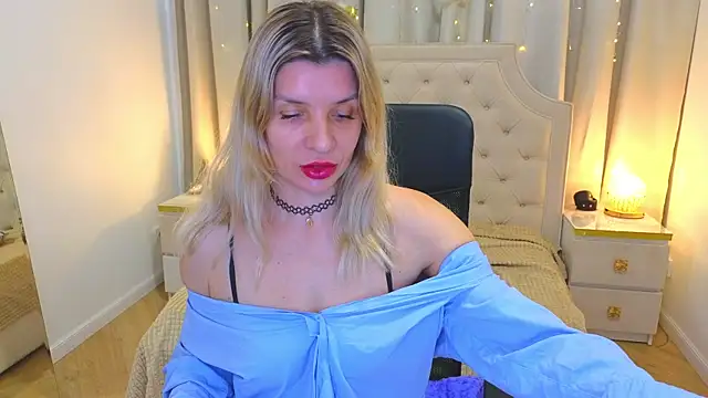 Snapshot of M_I_A_M_I_A chatting on 03-20-25, 11:05 M I A M I A online show from 03-20-25, 11:05