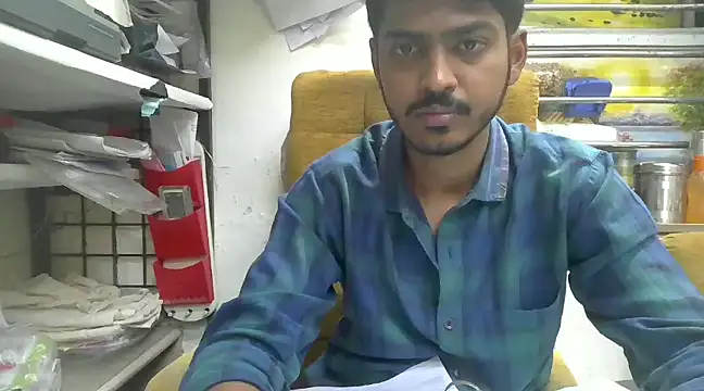 Snapshot of cute_modell chatting on 01-20-25, 11:56 cute modell online show from 01-20-25, 11:56