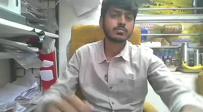 Snapshot of cute_modell chatting on 02-19-25, 10:01 cute modell online show from 02-19-25, 10:01