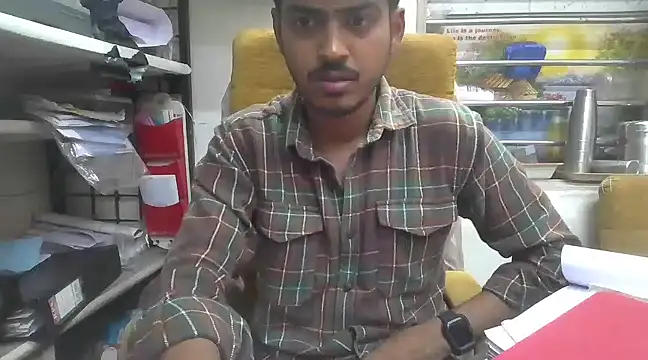 Snapshot of cute_modell chatting on 02-28-25, 12:31 cute modell online show from 02-28-25, 12:31