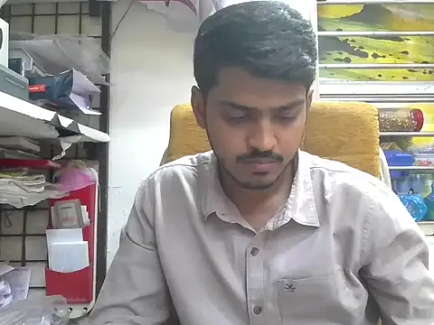 Snapshot of cute_modell chatting on 12-19-25, 12:01 cute modell online show from 12-19-25, 12:01