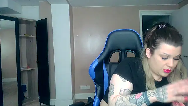 Snapshot of vanillachocduo chatting on 03-12-25, 10:37 vanillachocduo online show from 03-12-25, 10:37