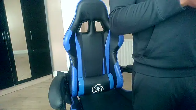 Snapshot of vanillachocduo chatting on 03-12-25, 01:40 vanillachocduo online show from 03-12-25, 01:40