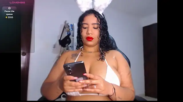 leslycarsson online show from 10-12-25, 02:10