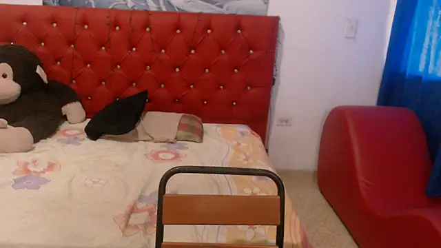 Snapshot of kitty_squirt28 chatting on 02-05-25, 07:20 kitty squirt28 online show from 02-05-25, 07:20