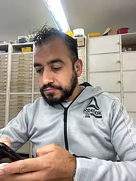 Snapshot of leonardohot1987 chatting on 04-07-26, 05:46 leonardohot1987 online show from 04-07-26, 05:46