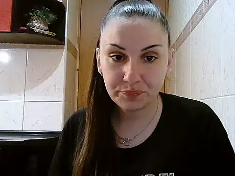 Snapshot of Yuliia30 chatting on 04-25-26, 04:26 Yuliia30 online show from 04-25-26, 04:26