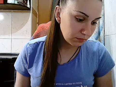 Snapshot of Yuliia30 chatting on 07-17-26, 04:45 Yuliia30 online show from 07-17-26, 04:45