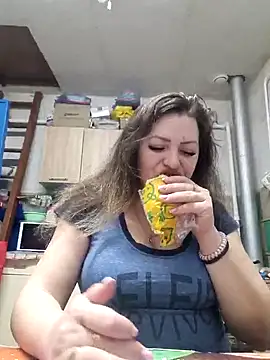 Snapshot of Jyleta chatting on 03-16-25, 02:10 Jyleta online show from 03-16-25, 02:10