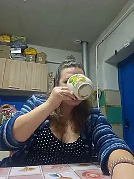 Snapshot of Jyleta chatting on 10-23-25, 10:30 Jyleta online show from 10-23-25, 10:30