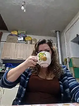 Snapshot of Jyleta chatting on 10-25-25, 11:54 Jyleta online show from 10-25-25, 11:54