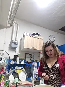 Snapshot of Jyleta chatting on 10-31-25, 09:27 Jyleta online show from 10-31-25, 09:27