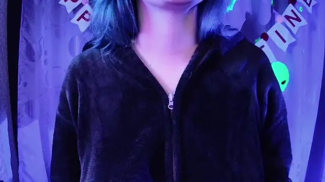 Snapshot of Kimlennox_ chatting on 02-08-26, 11:41 Kimlennox online show from 02-08-26, 11:41