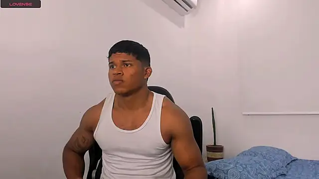 Snapshot of maxsteel177 chatting on 01-12-25, 12:18 maxsteel177 online show from 01-12-25, 12:18