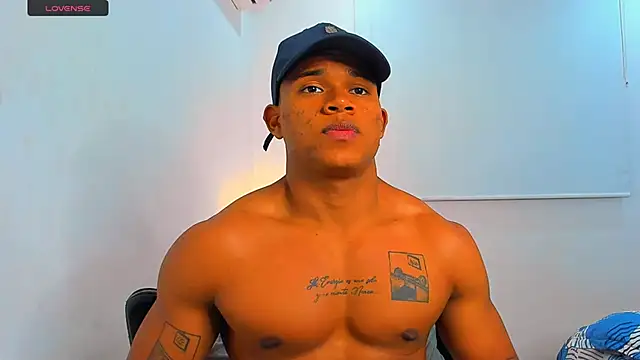 Snapshot of maxsteel177 chatting on 03-14-25, 11:32 maxsteel177 online show from 03-14-25, 11:32