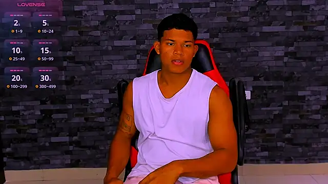 Snapshot of maxsteel177 chatting on 12-04-25, 01:53 maxsteel177 online show from 12-04-25, 01:53