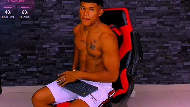 Snapshot of maxsteel177 chatting on 12-15-25, 11:31 maxsteel177 online show from 12-15-25, 11:31