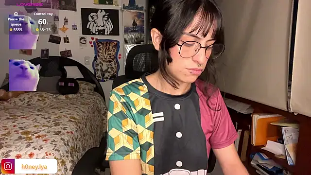 Snapshot of B0nnie_H0ney chatting on 02-15-26, 12:40 B0nnie H0ney online show from 02-15-26, 12:40