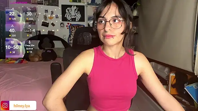 Snapshot of B0nnie_H0ney chatting on 03-18-26, 01:09 B0nnie H0ney online show from 03-18-26, 01:09