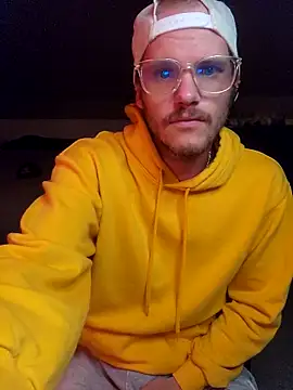 Snapshot of SoxxyNsh chatting on 10-15-25, 01:39 SoxxyNsh online show from 10-15-25, 01:39