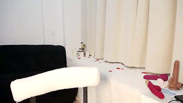 Hey-Cute online show from 01-26-25, 12:54