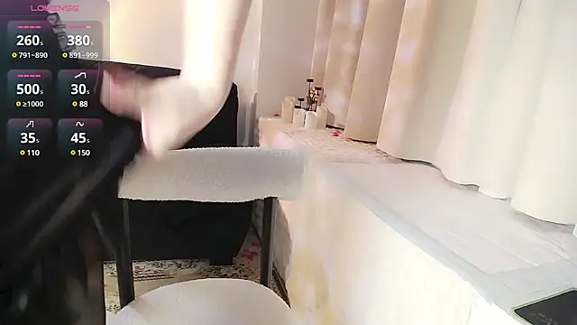 Hey-Cute online show from 02-15-25, 04:01