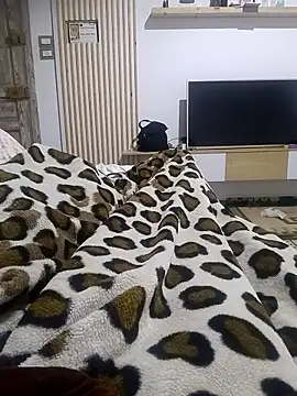 Snapshot of hmtrechaudd chatting on 01-12-26, 09:31 hmtrechaudd online show from 01-12-26, 09:31