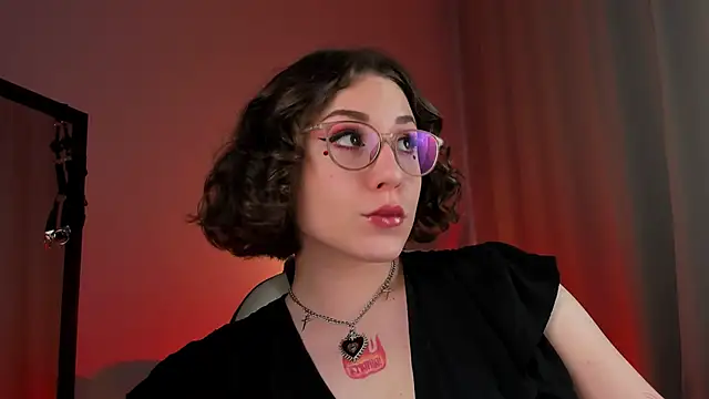 Snapshot of Eva_Moss_ chatting on 03-17-25, 07:02 Eva Moss online show from 03-17-25, 07:02
