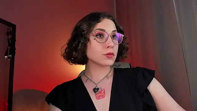 Snapshot of Eva_Moss_ chatting on 03-17-25, 10:38 Eva Moss online show from 03-17-25, 10:38