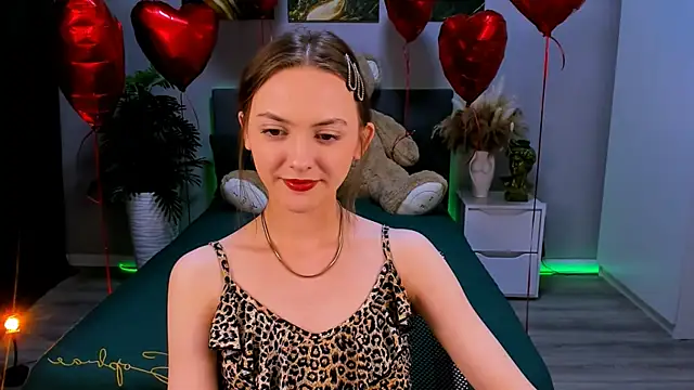 Snapshot of JesssWalker chatting on 03-08-25, 06:16 JesssWalker online show from 03-08-25, 06:16