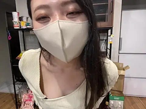 Snapshot of yazawa_oO chatting on 08-04-26, 08:39 yazawa oO online show from 08-04-26, 08:39