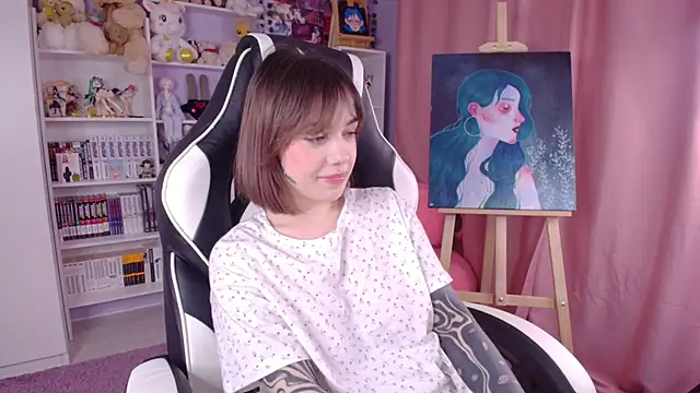 Snapshot of Catharsisi chatting on 01-18-25, 06:43 Catharsisi online show from 01-18-25, 06:43