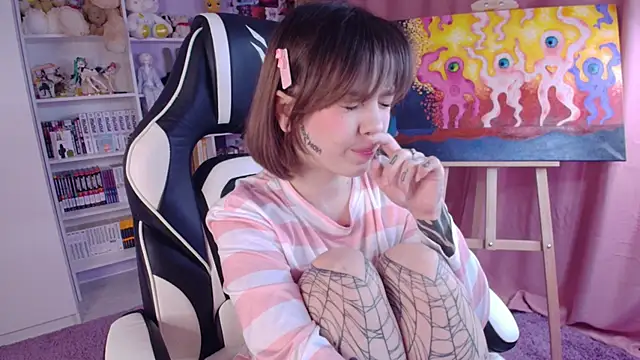 Snapshot of Catharsisi chatting on 01-28-25, 03:14 Catharsisi online show from 01-28-25, 03:14