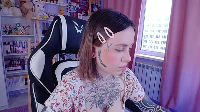 Snapshot of Catharsisi chatting on 03-06-25, 01:35 Catharsisi online show from 03-06-25, 01:35