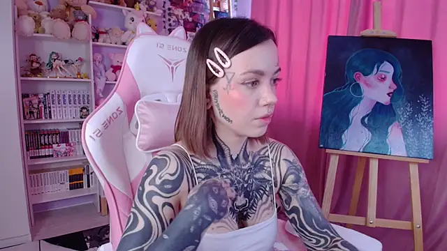 Snapshot of Catharsisi chatting on 03-15-25, 11:29 Catharsisi online show from 03-15-25, 11:29