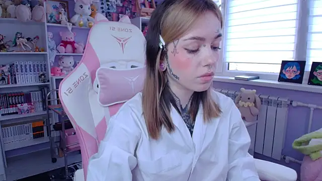 Snapshot of Catharsisi chatting on 10-03-25, 01:52 Catharsisi online show from 10-03-25, 01:52