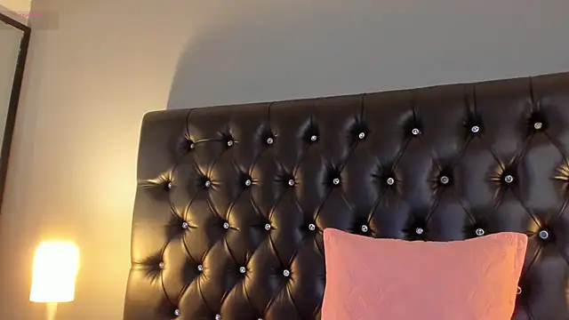 Snapshot of Catty_Foxx chatting on 03-13-25, 05:39 Catty Foxx online show from 03-13-25, 05:39