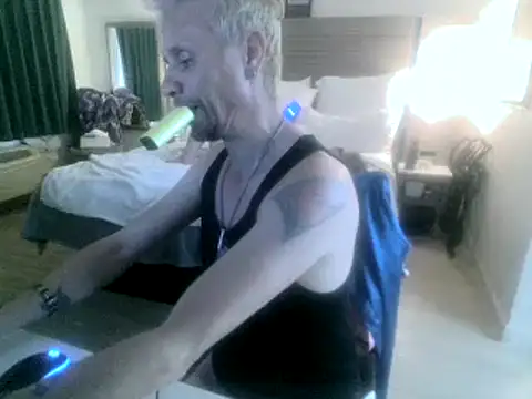 Snapshot of AQuickPhyx chatting on 02-03-25, 10:00 AQuickPhyx online show from 02-03-25, 10:00