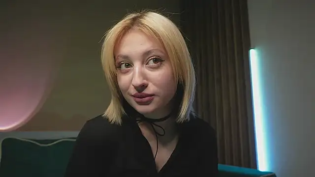 Snapshot of milasmiu chatting on 02-13-25, 03:03 milasmiu online show from 02-13-25, 03:03