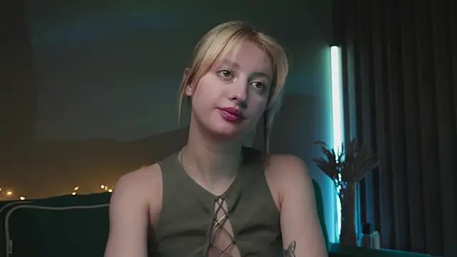 Snapshot of milasmiu chatting on 02-18-25, 10:14 milasmiu online show from 02-18-25, 10:14