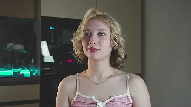 Snapshot of milasmiu chatting on 03-14-25, 11:11 milasmiu online show from 03-14-25, 11:11