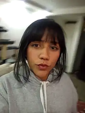 Snapshot of juli_love11 chatting on 01-25-25, 04:45 juli love11 online show from 01-25-25, 04:45