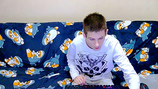 Snapshot of Lester_Broo chatting on 12-15-25, 10:41 Lester Broo online show from 12-15-25, 10:41